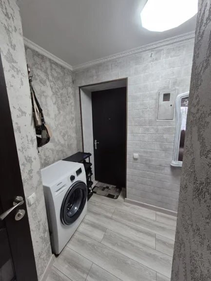 Продаж 2-кімнатної квартири 42 м², Новомістинська вул.