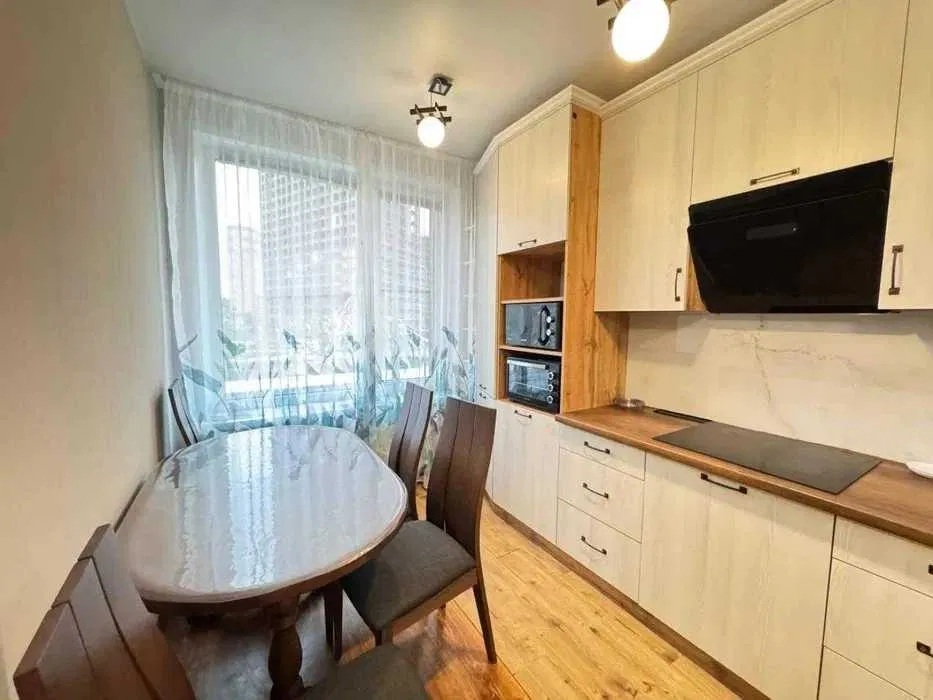 Аренда студии 40 м², Академика Заболотного ул., 1А