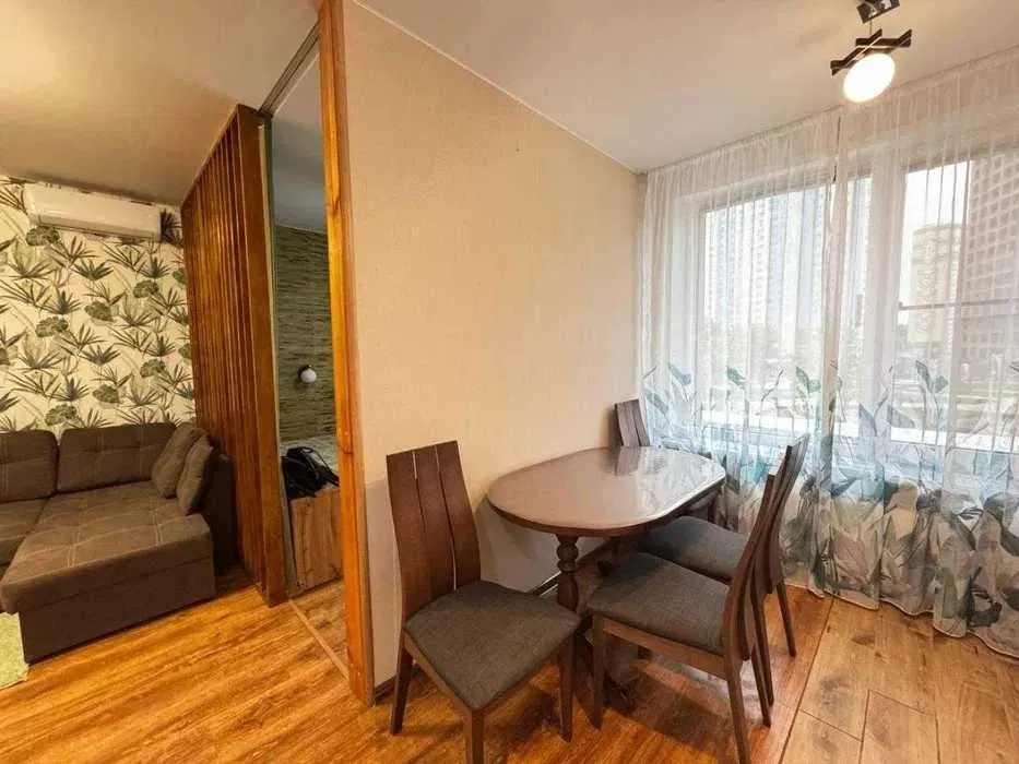 Аренда студии 40 м², Академика Заболотного ул., 1А