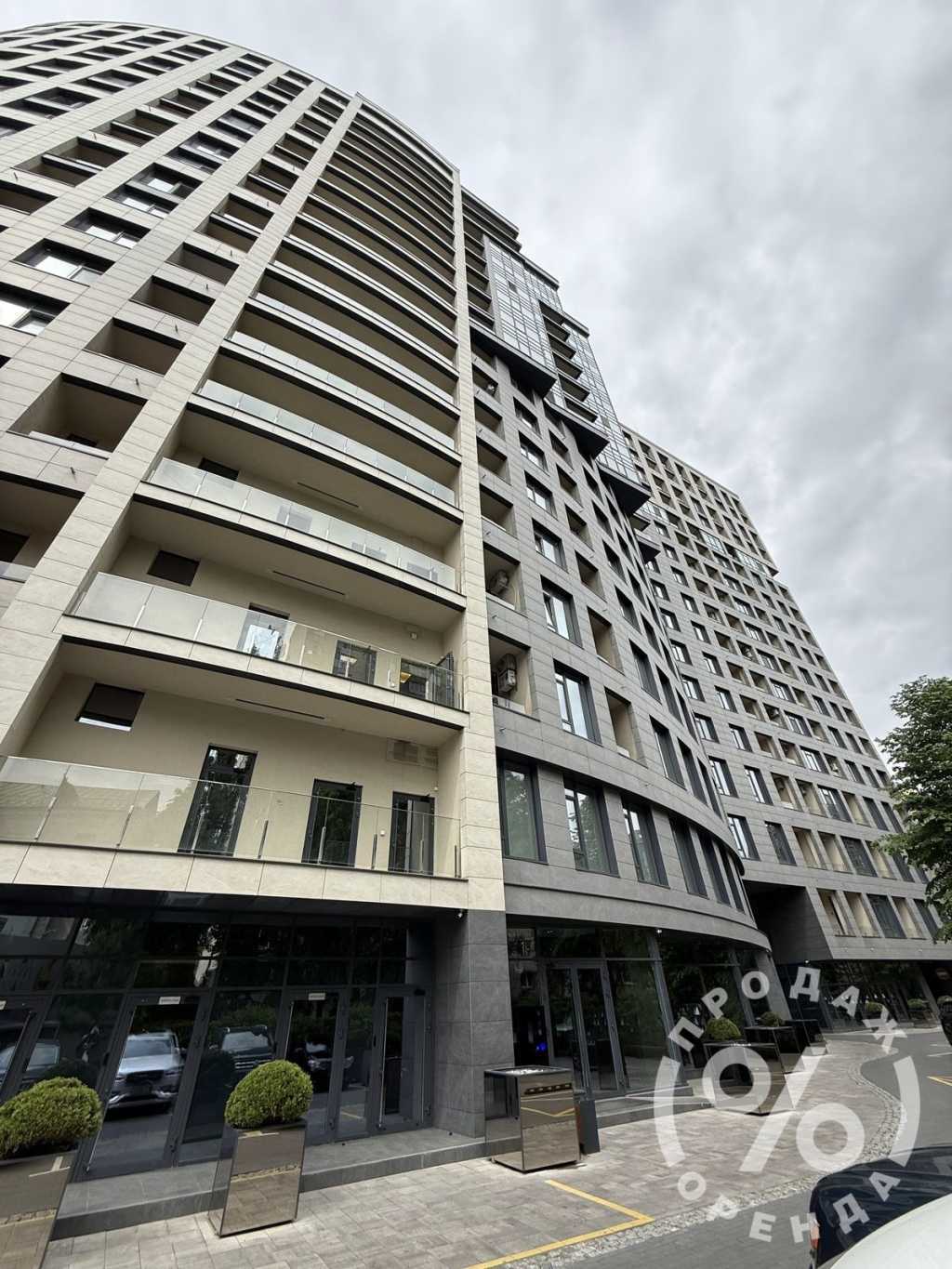 Продаж 3-кімнатної квартири 209 м², Січових Стрільців вул., 44А