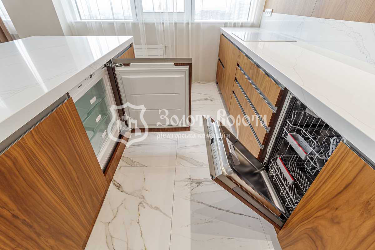 Продажа 4-комнатной квартиры 155 м², Михаила Донца ул., Ломоносова, 75а