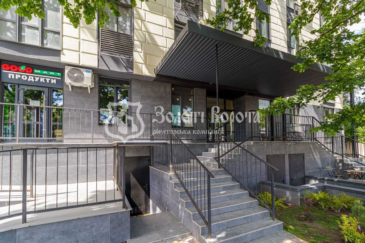 Продаж 2-кімнатної квартири 39.9 м², Машинобудівників вул., 14а