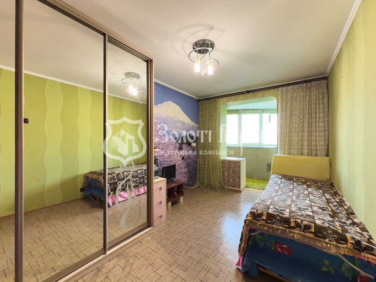 Продаж 2-кімнатної квартири 54 м², Михайла Донця вул., Драгоманова, 5