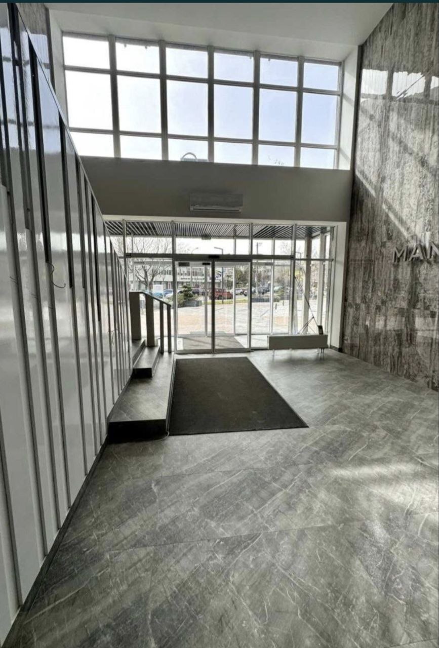 Продажа 2-комнатной квартиры 69 м², Академика Филатова ул., 2/1