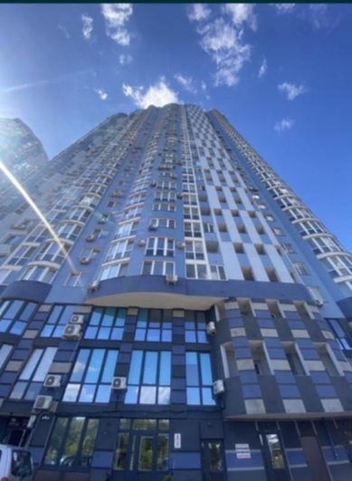 Продаж 2-кімнатної квартири 87 м², Соборності просп., 30