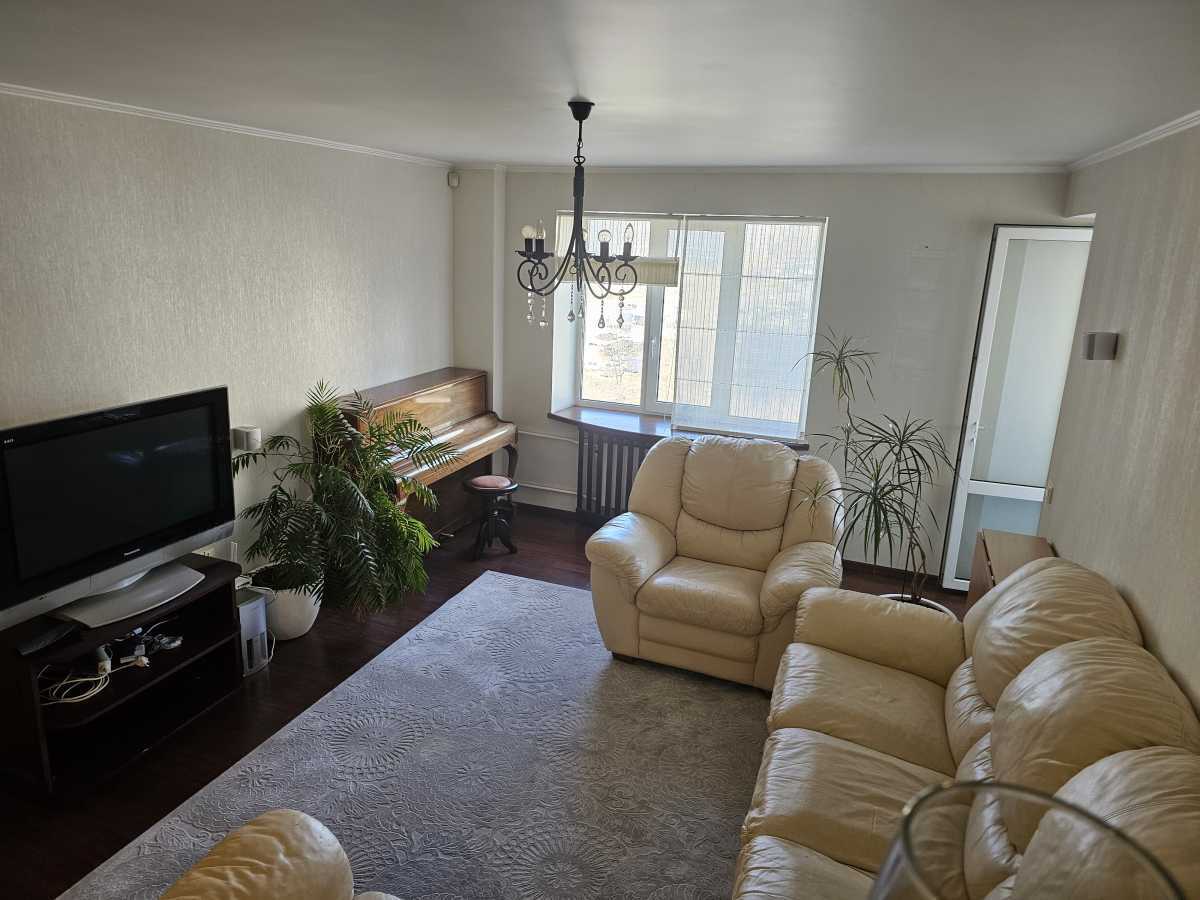 Продаж 3-кімнатної квартири 98 м², Миколи Бажана просп., 24/1