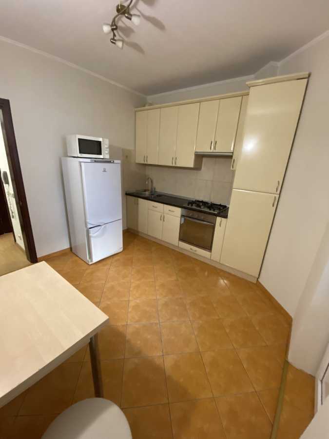 Оренда 1-кімнатної квартири 49 м², Раїси Окіпної вул., 8