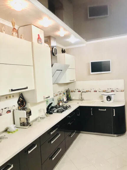 Продажа 3-комнатной квартиры 92 м², Заливная ул.