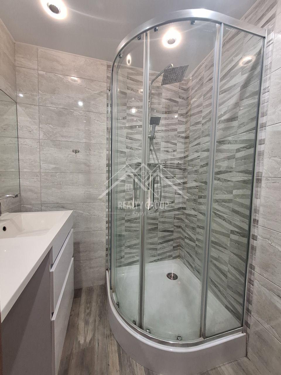 Продаж 2-кімнатної квартири 50 м², Павла Глазового вул.