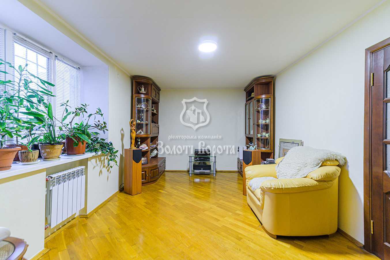 Продаж 3-кімнатної квартири 74 м², Валерія Лобановського просп., 128