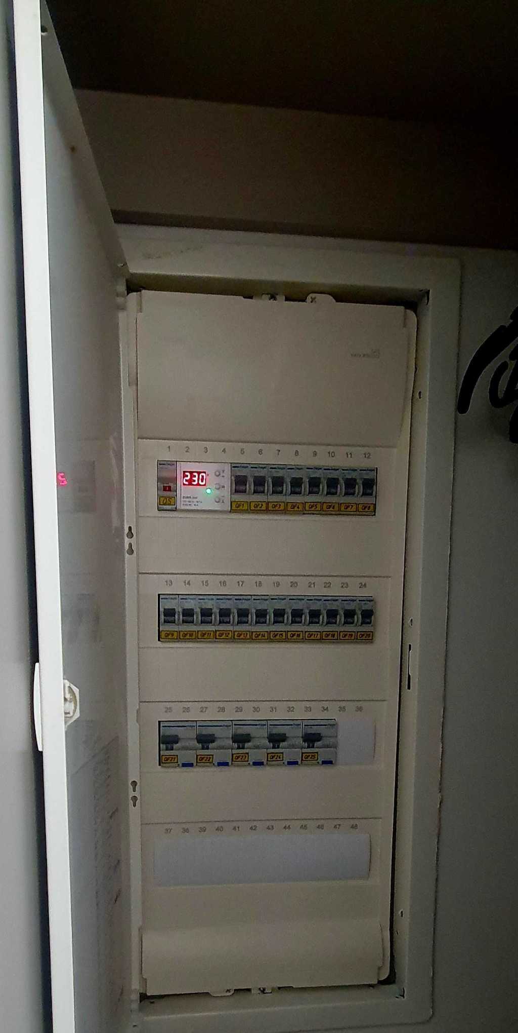 Продаж 1-кімнатної квартири 47.5 м², Дніпровська наб., 20а