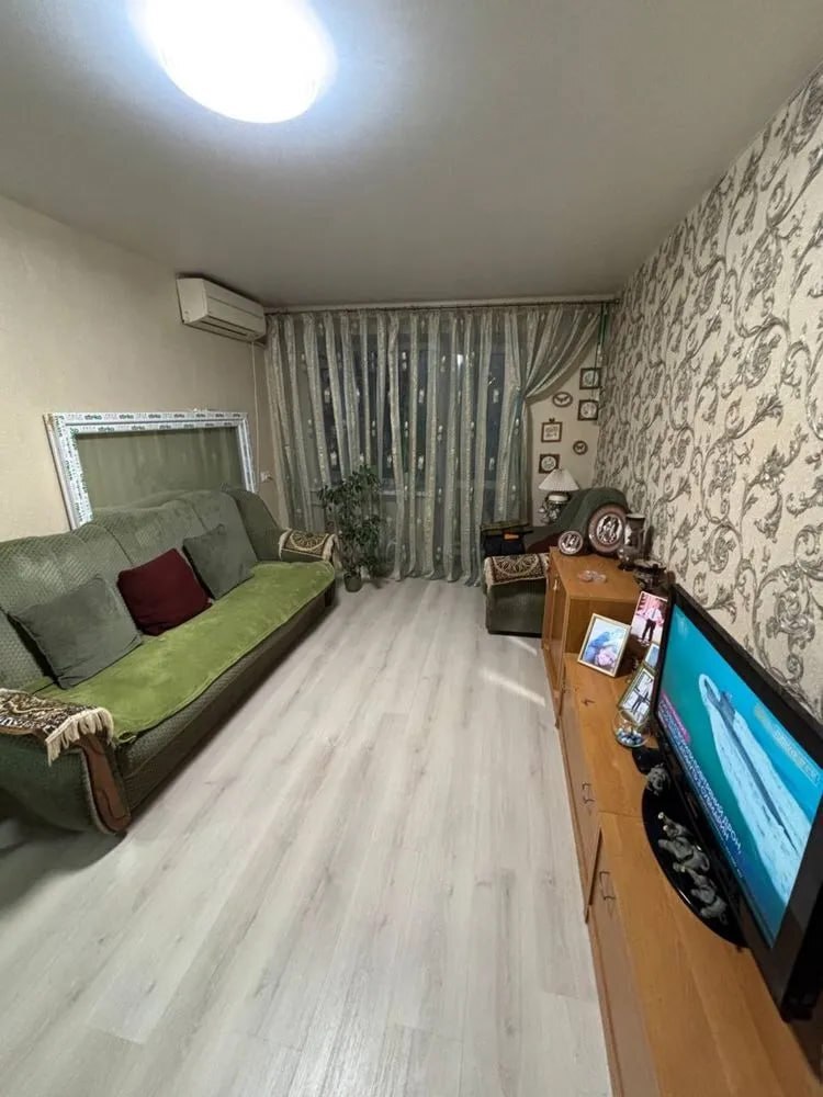 Продаж 2-кімнатної квартири 45 м², Лазаряна вул.
