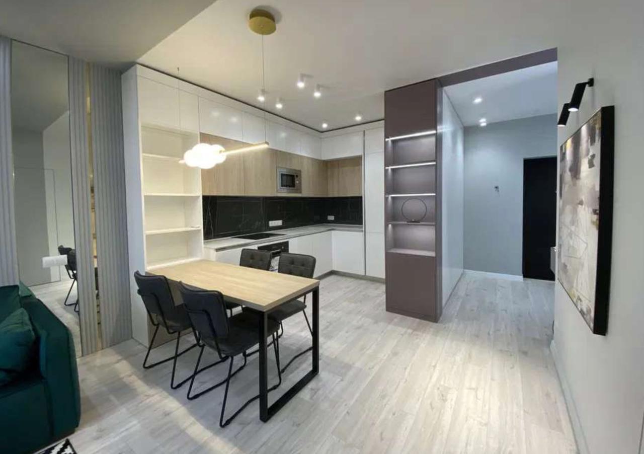 Аренда 2-комнатной квартиры 55 м², Джона Маккейна ул., 1