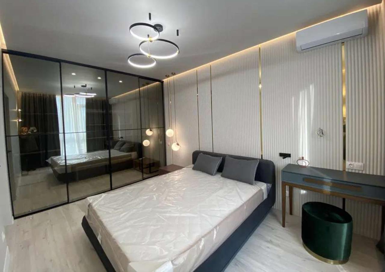 Аренда 2-комнатной квартиры 55 м², Джона Маккейна ул., 1