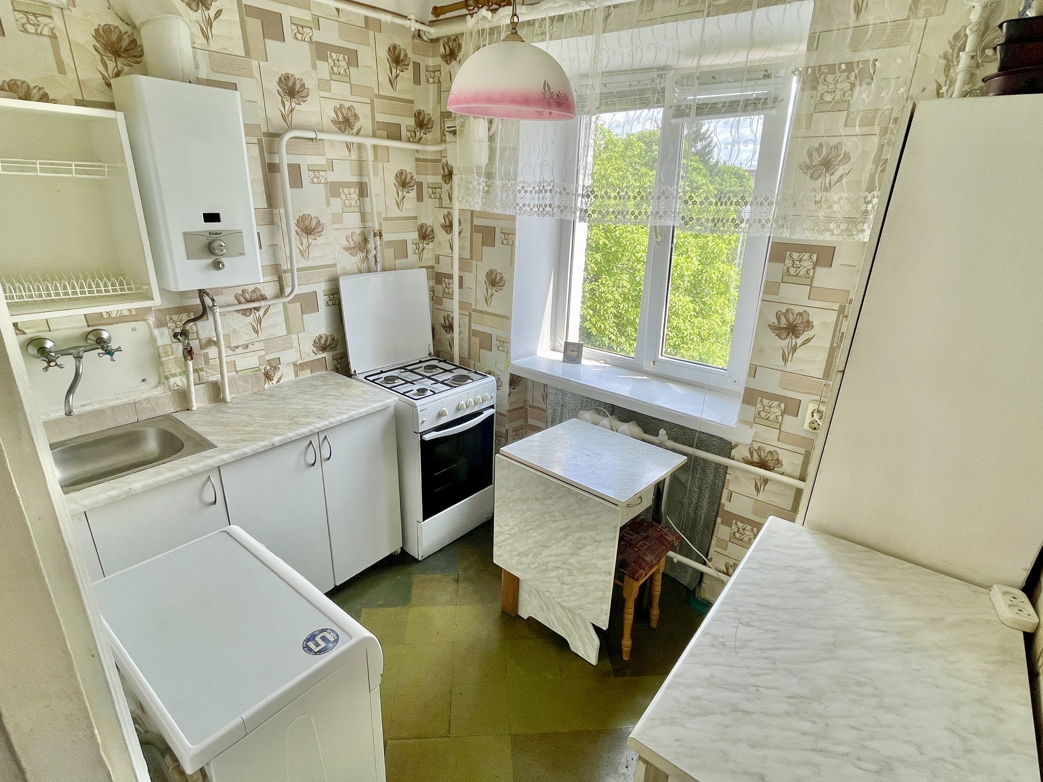 Продаж 3-кімнатної квартири 56 м², Кам'янецька вул.