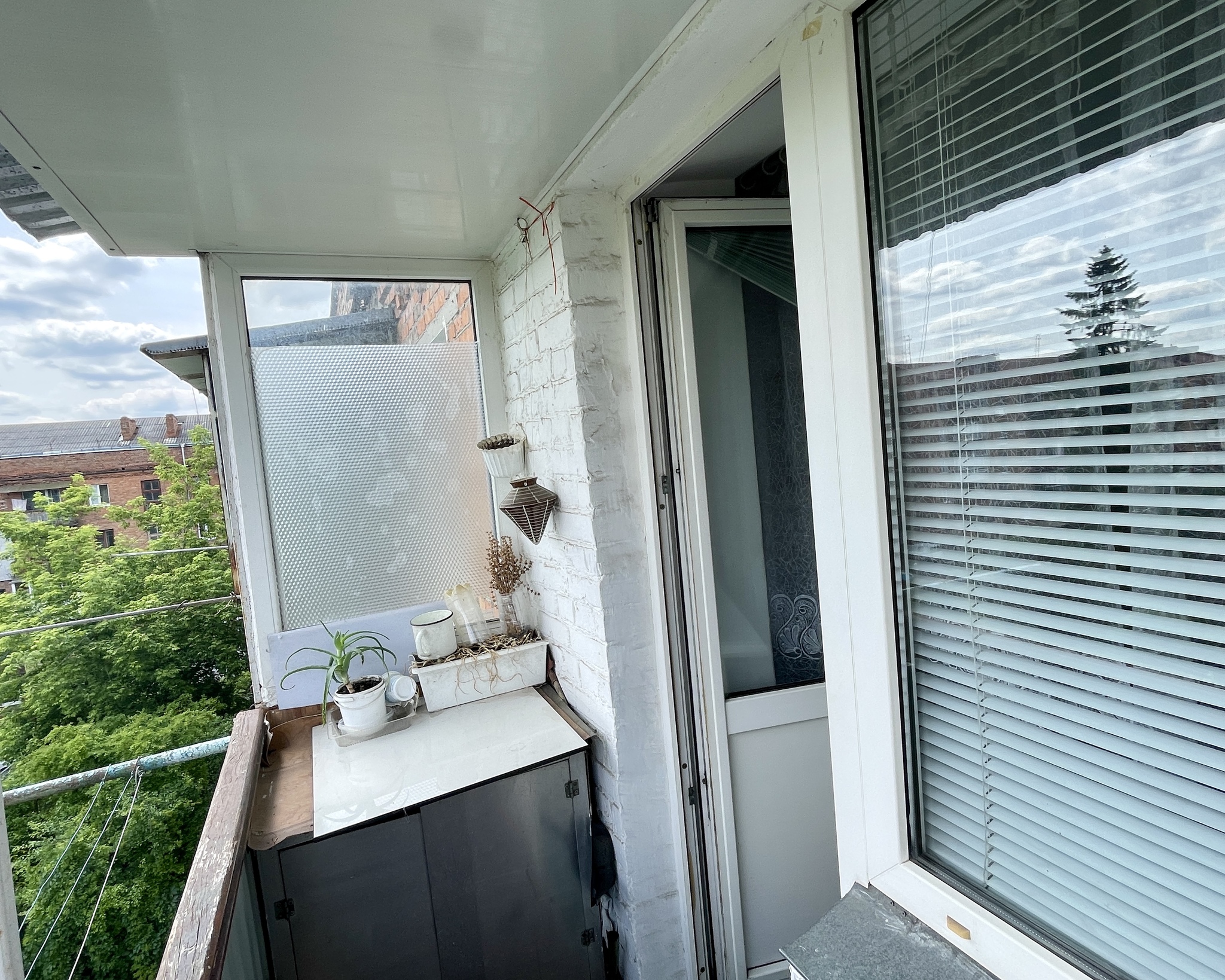 Продаж 3-кімнатної квартири 56 м², Кам'янецька вул.