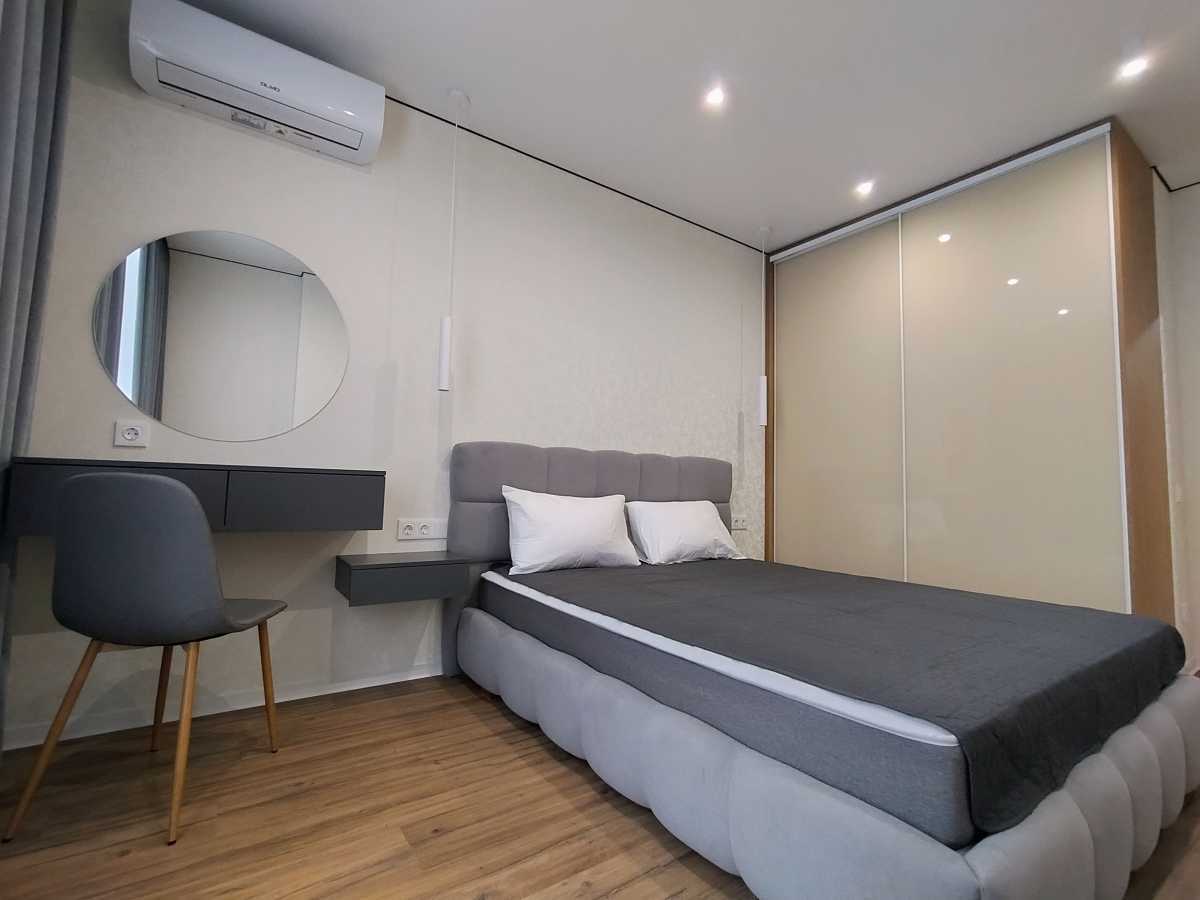 Продаж 1-кімнатної квартири 44 м², Родини Крістерів, 14б
