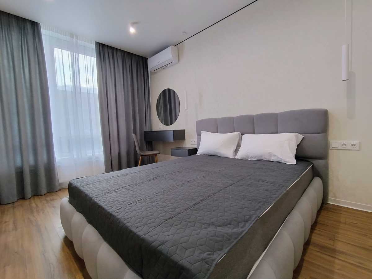 Продаж 1-кімнатної квартири 44 м², Родини Крістерів, 14б