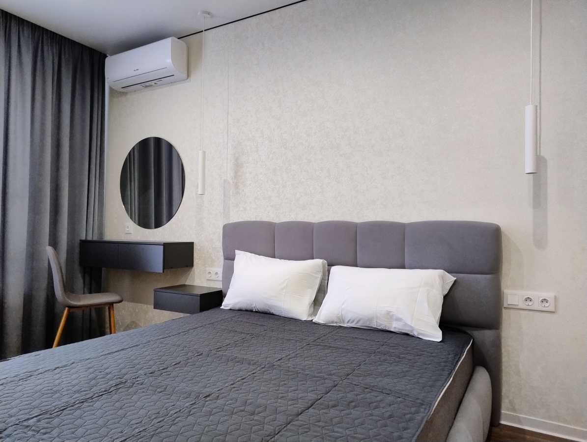 Продаж 1-кімнатної квартири 44 м², Родини Крістерів, 14б