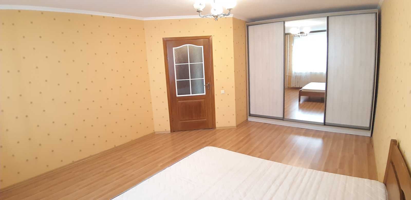 Оренда 1-кімнатної квартири 50 м², Машинобудівників вул., 1Б
