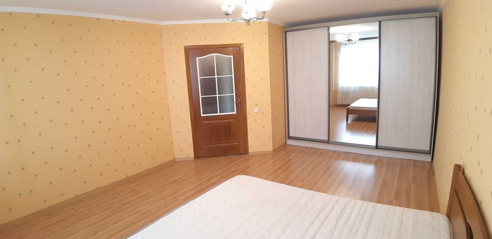 Оренда 1-кімнатної квартири 50 м², Машинобудівників вул., 1Б