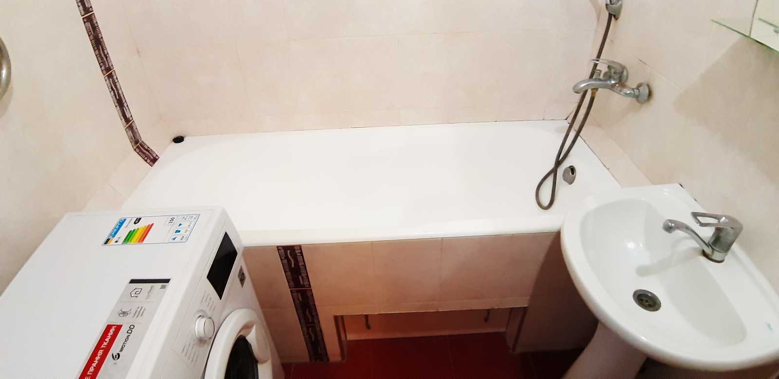 Оренда 1-кімнатної квартири 50 м², Машинобудівників вул., 1Б