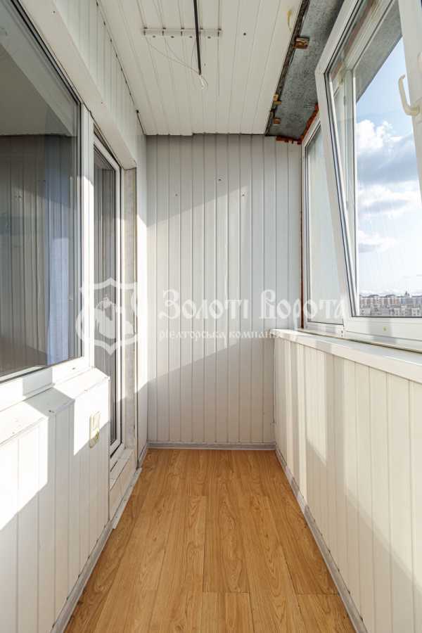 Продаж 3-кімнатної квартири 70.6 м², Оболонський просп., 34
