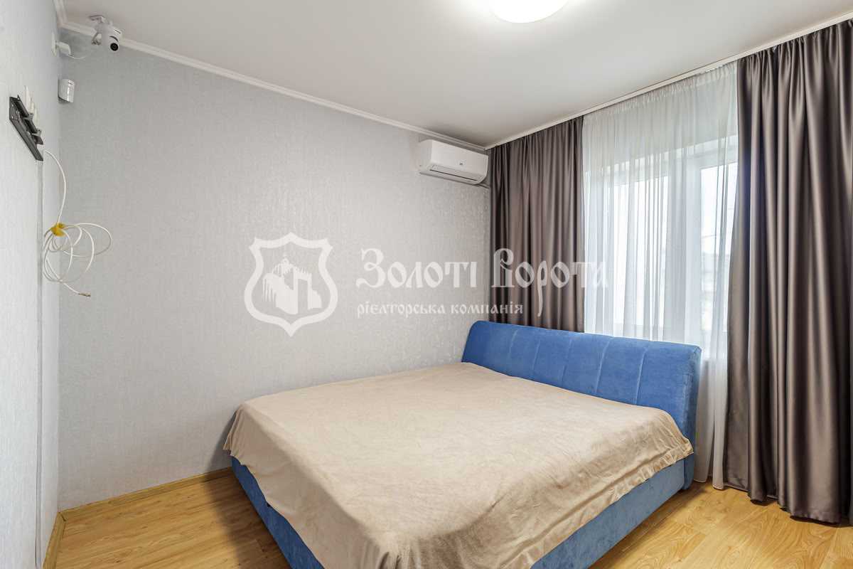 Продаж 3-кімнатної квартири 70.6 м², Оболонський просп., 34
