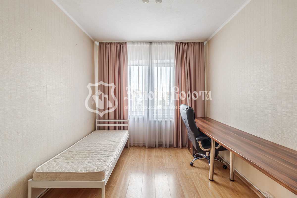 Продаж 3-кімнатної квартири 70.6 м², Оболонський просп., 34