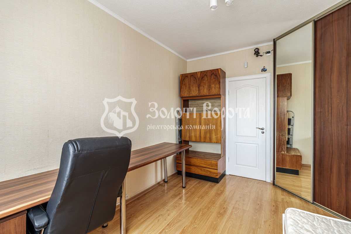 Продаж 3-кімнатної квартири 70.6 м², Оболонський просп., 34