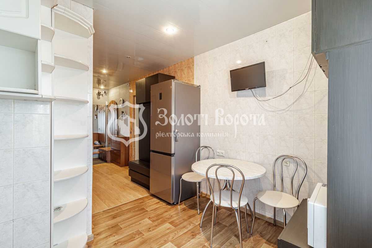 Продаж 3-кімнатної квартири 70.6 м², Оболонський просп., 34