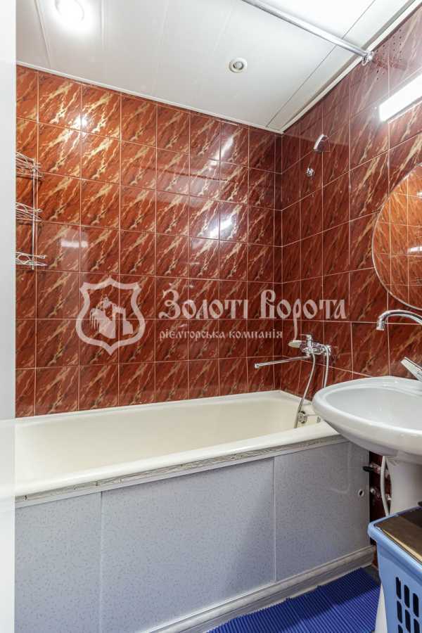 Продаж 3-кімнатної квартири 70.6 м², Оболонський просп., 34