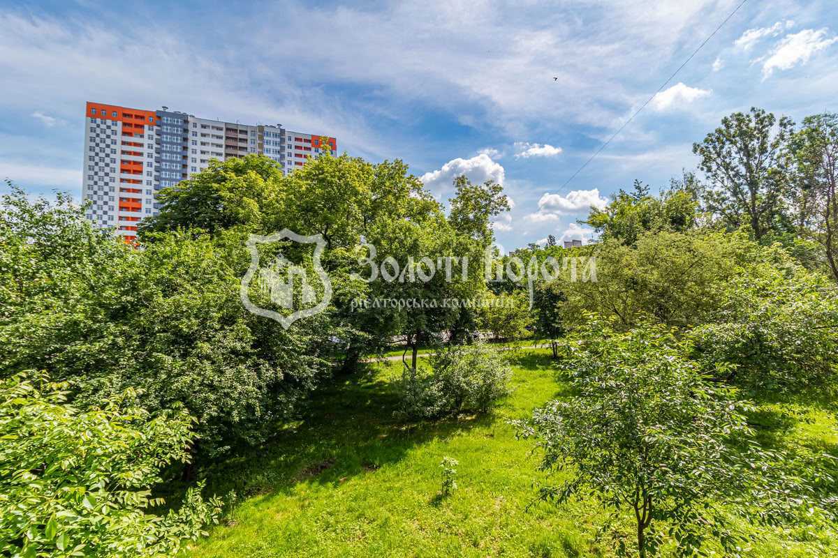 Продаж 3-кімнатної квартири 57 м², Кольцова бул., 19