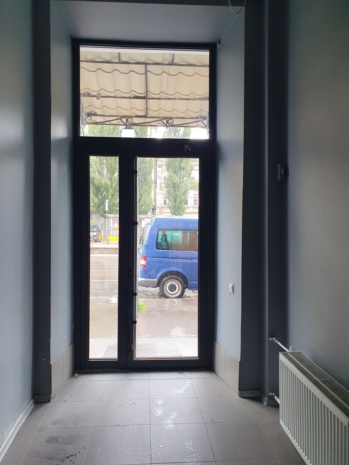 Оренда торговельного приміщення 187 м², Верхній Вал вул.