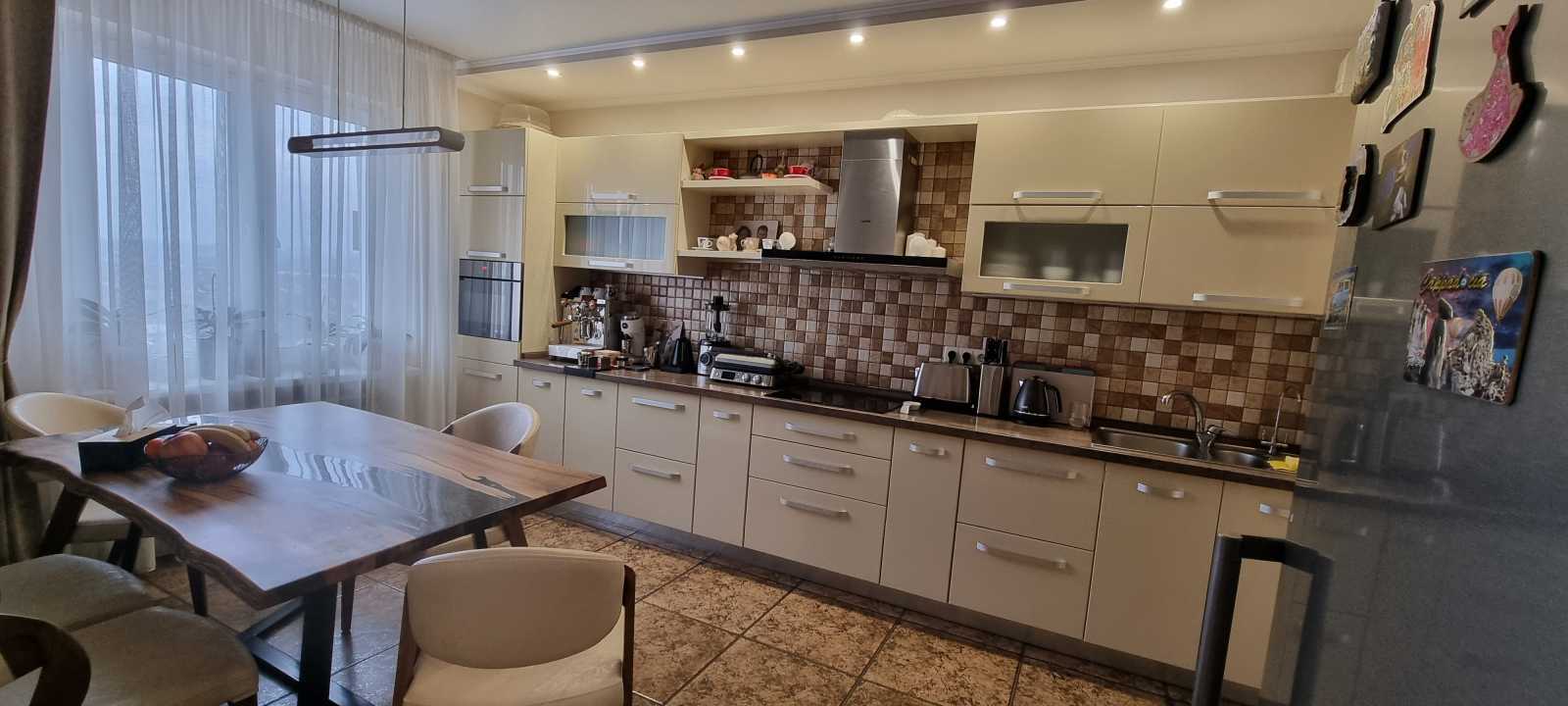 Продаж 3-кімнатної квартири 76 м², Єлизавети Чавдар вул., 14