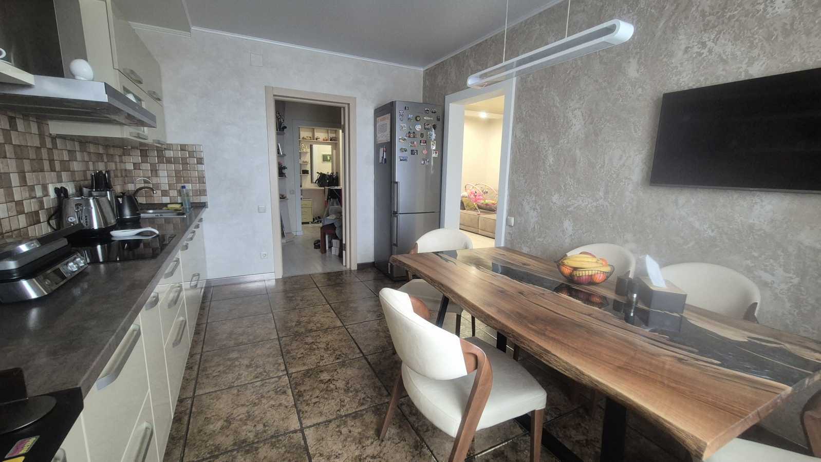 Продаж 3-кімнатної квартири 76 м², Єлизавети Чавдар вул., 14