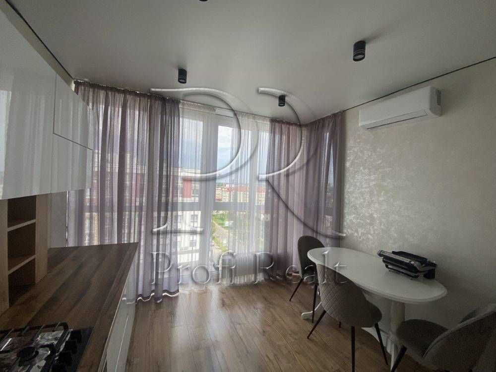 Продаж 2-кімнатної квартири 74 м², Машинобудівників вул., 16