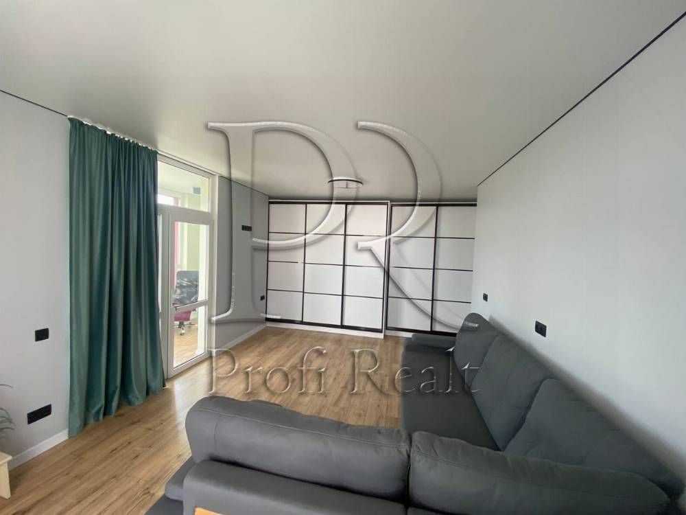 Продаж 2-кімнатної квартири 74 м², Машинобудівників вул., 16