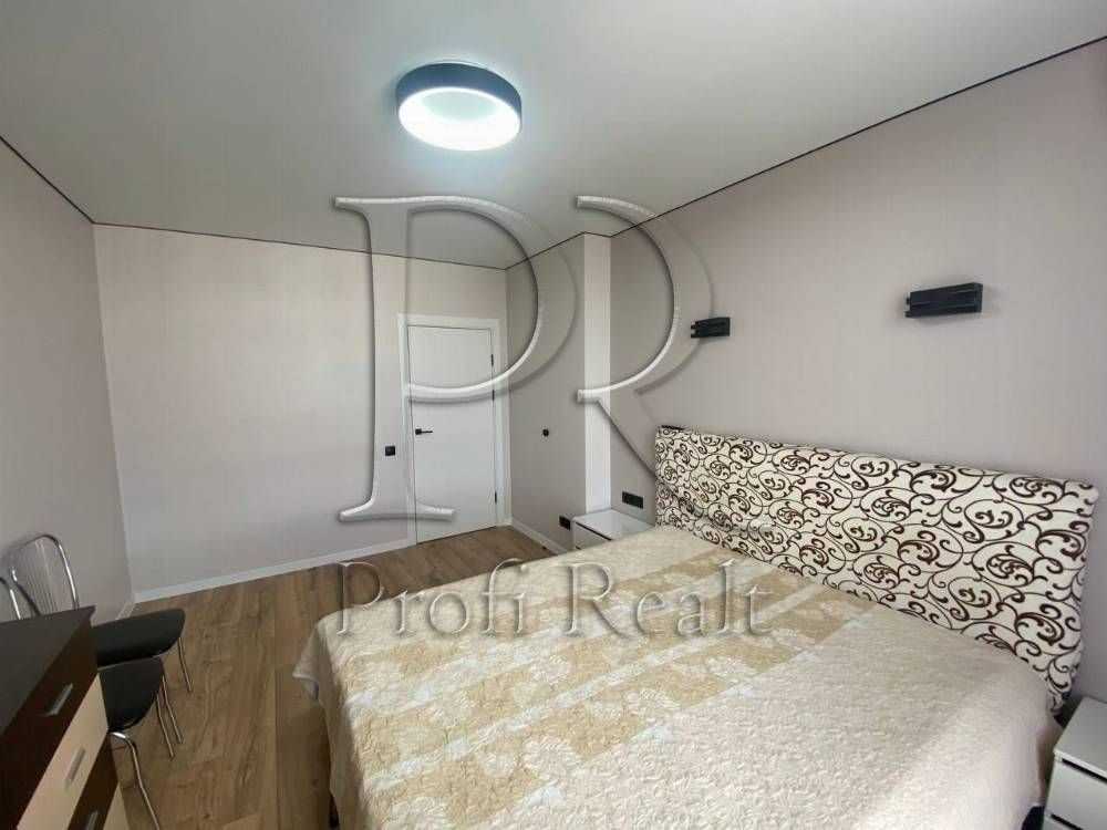 Продаж 2-кімнатної квартири 74 м², Машинобудівників вул., 16