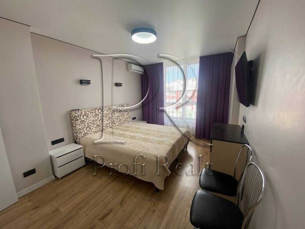 Продаж 2-кімнатної квартири 74 м², Машинобудівників вул., 16