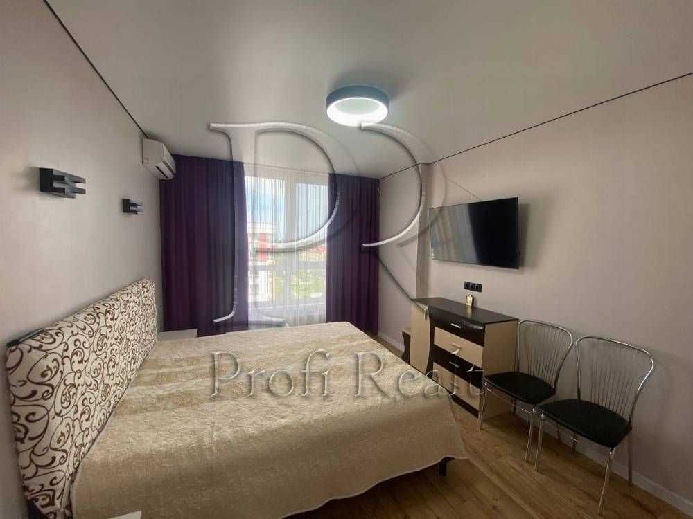 Продаж 2-кімнатної квартири 74 м², Машинобудівників вул., 16