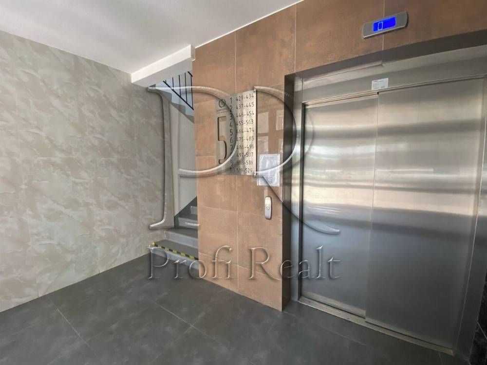 Продаж 2-кімнатної квартири 74 м², Машинобудівників вул., 16