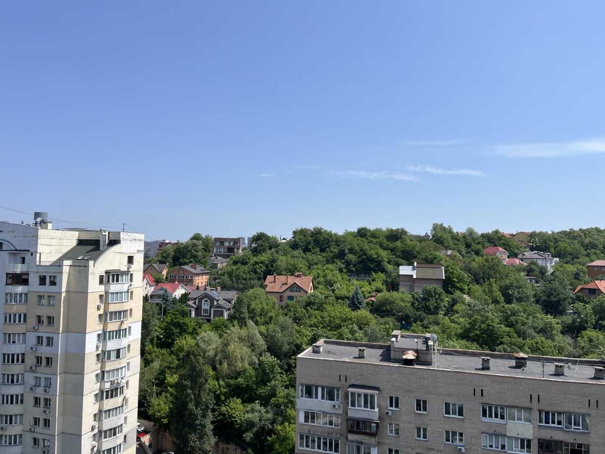 Продаж 1-кімнатної квартири 52 м², Кудряшова вул., 8-10