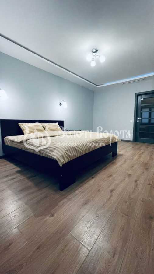 Продаж 3-кімнатної квартири 125 м², Топольова вул., 4-8