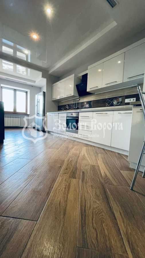 Продаж 3-кімнатної квартири 125 м², Топольова вул., 4-8
