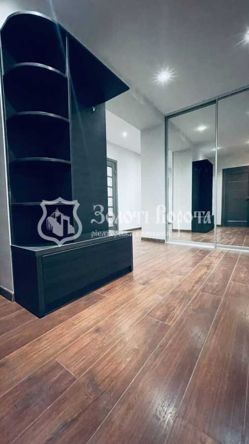 Продаж 3-кімнатної квартири 125 м², Топольова вул., 4-8