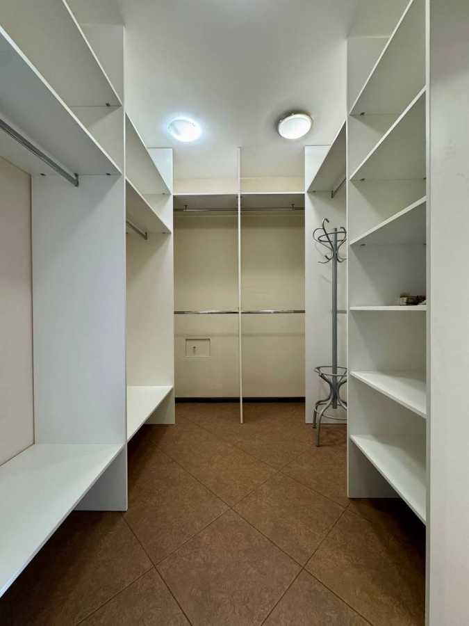 Продаж 4-кімнатної квартири 146.5 м², Раїси Окіпної вул., 10