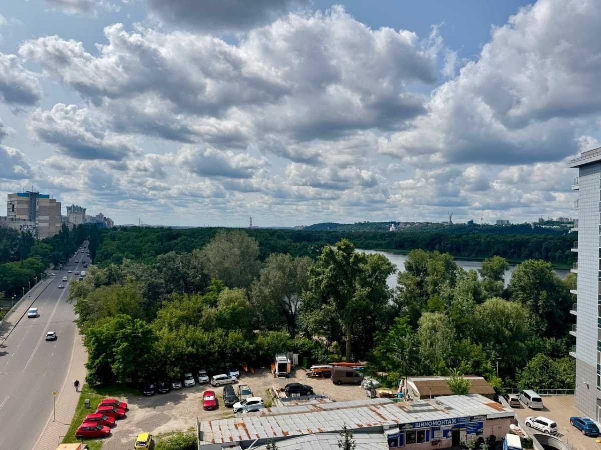 Продаж 4-кімнатної квартири 146.5 м², Раїси Окіпної вул., 10