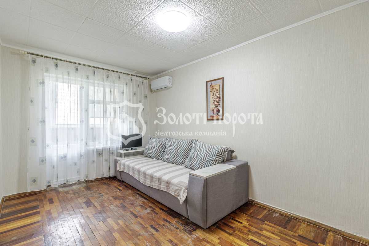 Продаж 1-кімнатної квартири 28 м², Правди просп., 64Б