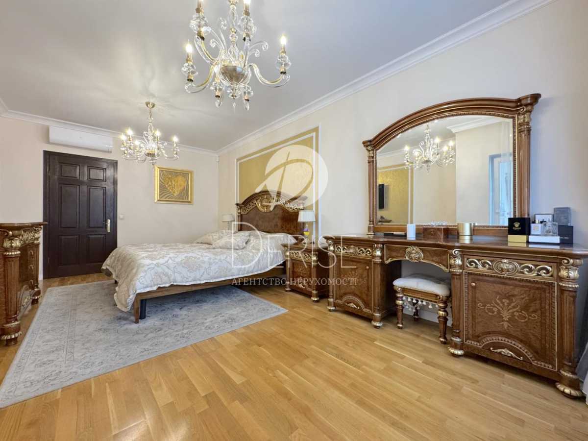 Продаж 4-кімнатної квартири 190 м², Василя Тютюнника вул., 40